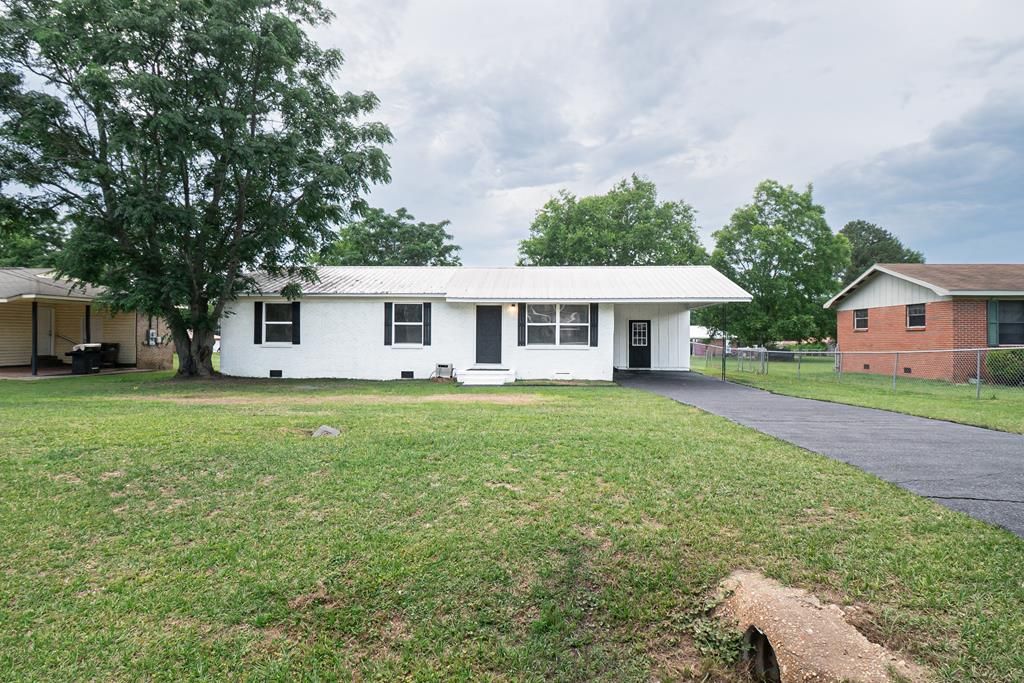 213 Rock Creek Road, Headland, AL 36345