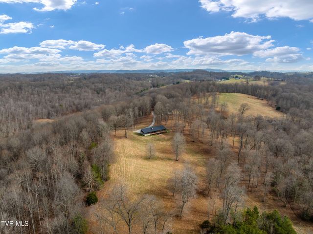 393 Holt Ridge Road, Tazewell, TN 37879