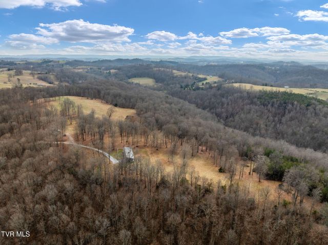 393 Holt Ridge Road, Tazewell, TN 37879