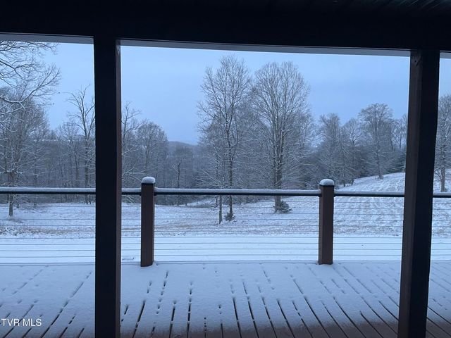 393 Holt Ridge Road, Tazewell, TN 37879