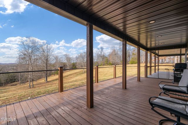393 Holt Ridge Road, Tazewell, TN 37879