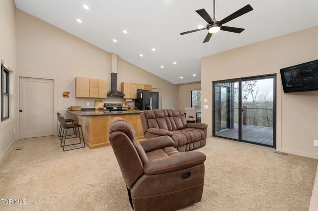 393 Holt Ridge Road, Tazewell, TN 37879