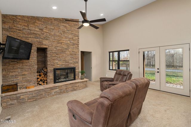 393 Holt Ridge Road, Tazewell, TN 37879