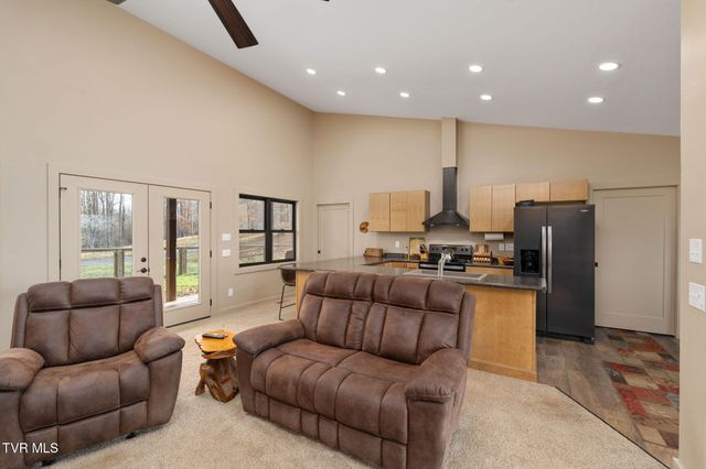 393 Holt Ridge Road, Tazewell, TN 37879