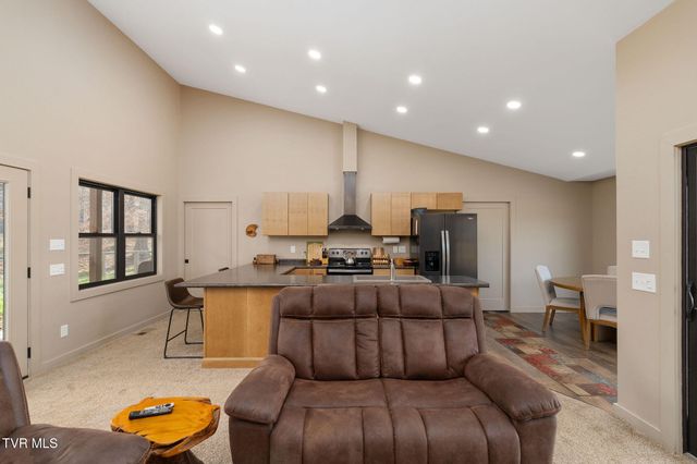 393 Holt Ridge Road, Tazewell, TN 37879