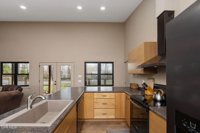 393 Holt Ridge Road, Tazewell, TN 37879