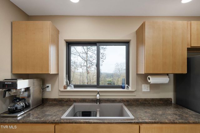 393 Holt Ridge Road, Tazewell, TN 37879