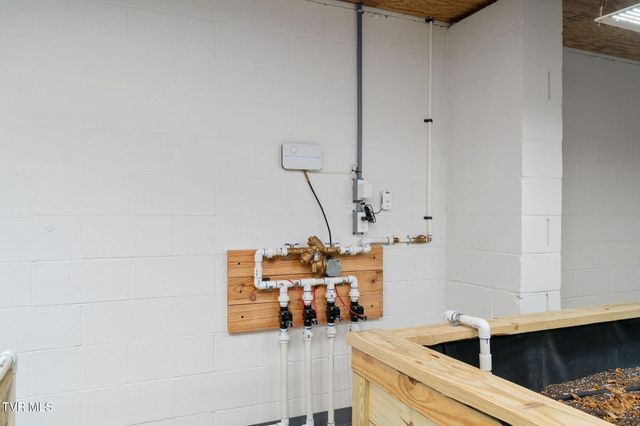 393 Holt Ridge Road, Tazewell, TN 37879