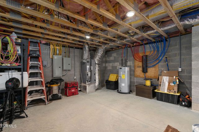 393 Holt Ridge Road, Tazewell, TN 37879