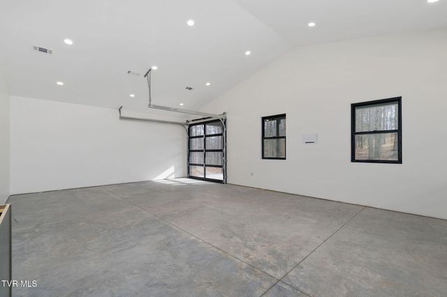 393 Holt Ridge Road, Tazewell, TN 37879