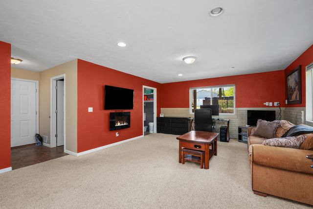 2914 44TH Street, Rock Island, IL 61201