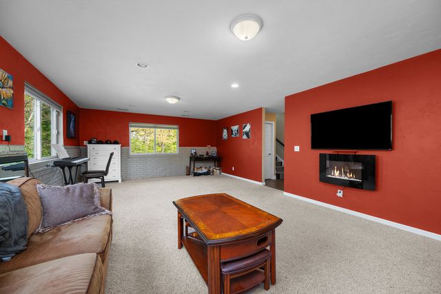2914 44TH Street, Rock Island, IL 61201