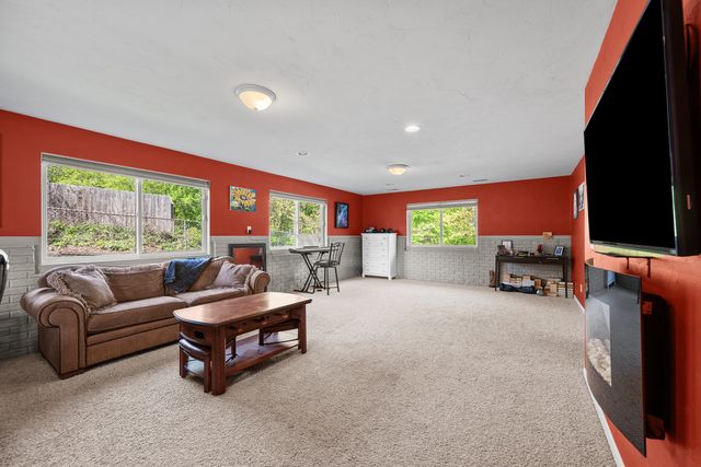 2914 44TH Street, Rock Island, IL 61201