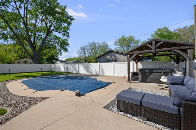 2914 44TH Street, Rock Island, IL 61201