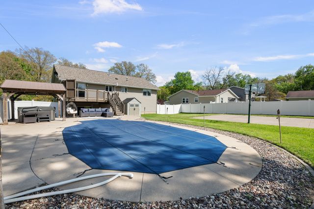 2914 44TH Street, Rock Island, IL 61201