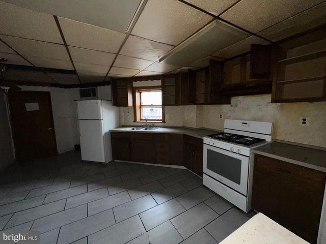 3141 G ST, Philadelphia, PA 19134