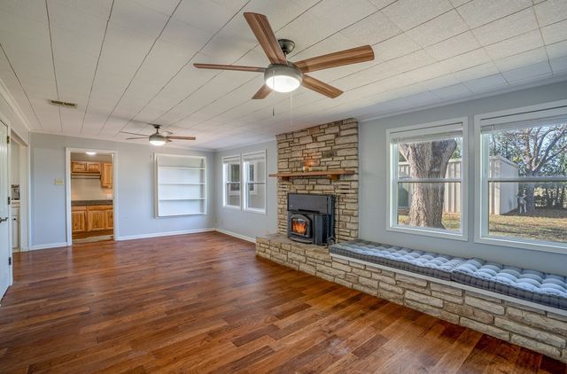 412 Westminster, Kerrville, TX 78028