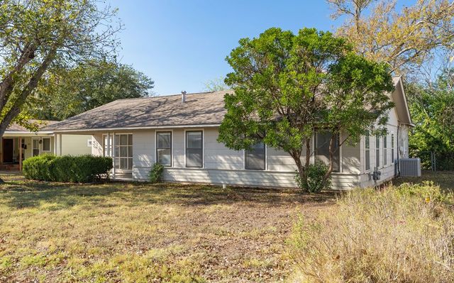 412 Westminster, Kerrville, TX 78028