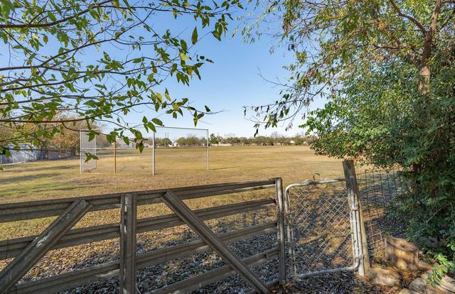 412 Westminster, Kerrville, TX 78028