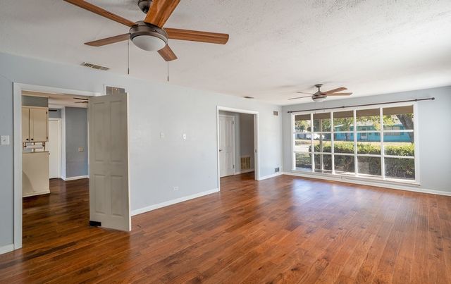 412 Westminster, Kerrville, TX 78028