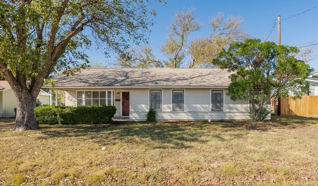412 Westminster, Kerrville, TX 78028