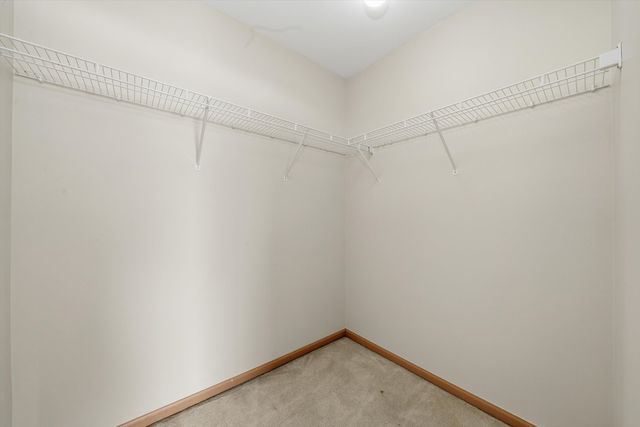 417 SILVERSTONE Drive 417, Carpentersville, IL 60110