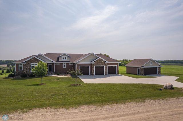 17131 Kelcy Lane, Detroit Lakes, MN 56501