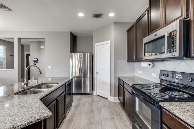 6817 Horseshoe Pond DR, Del Valle, TX 78617