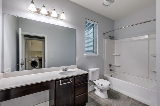 6817 Horseshoe Pond DR, Del Valle, TX 78617