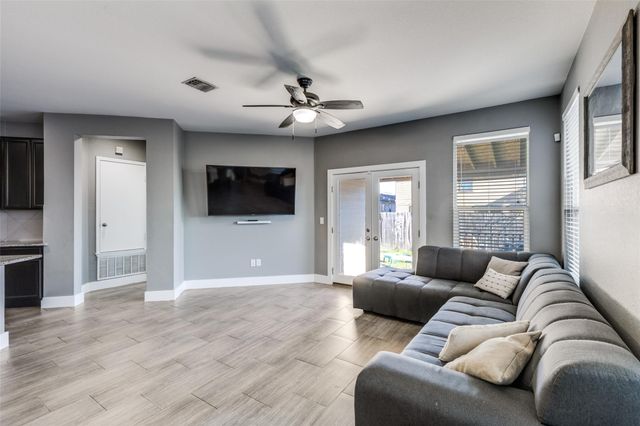 6817 Horseshoe Pond DR, Del Valle, TX 78617