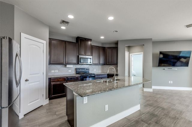 6817 Horseshoe Pond DR, Del Valle, TX 78617