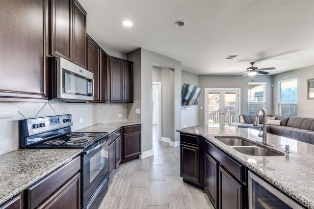 6817 Horseshoe Pond DR, Del Valle, TX 78617