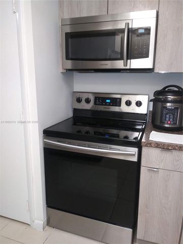 4172 Inverrary Dr 310, Lauderhill, FL 33319