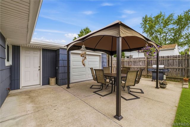 131 Burnside Drive, Tonawanda, NY 14150