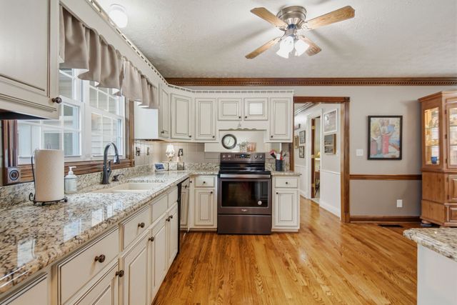318 Walnut Ct, White House, TN 37188