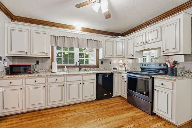 318 Walnut Ct, White House, TN 37188
