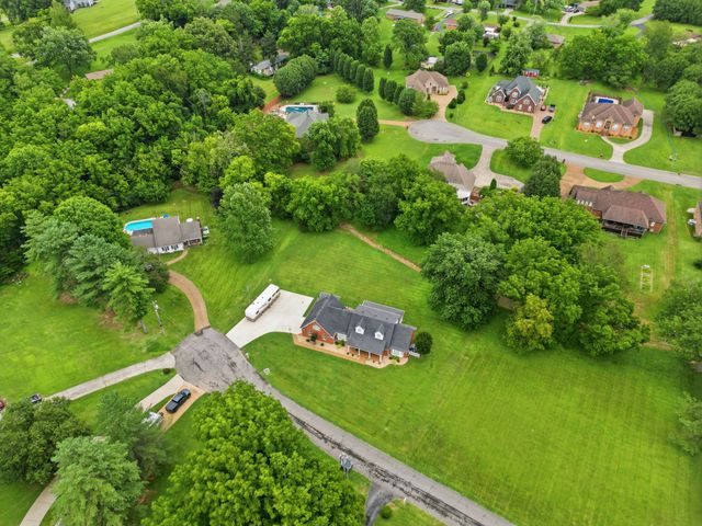 318 Walnut Ct, White House, TN 37188