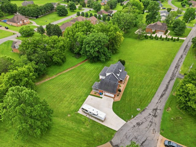 318 Walnut Ct, White House, TN 37188
