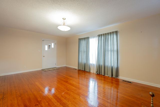 1010 Main Street, Kimball, TN 37347