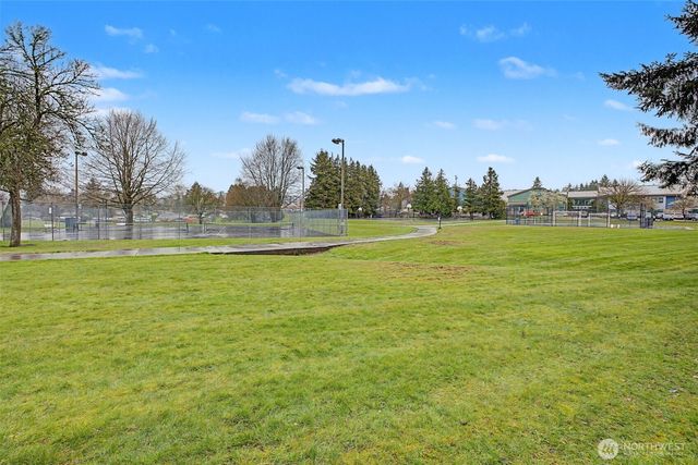 2502 NE 7th Street, Renton, WA 98056