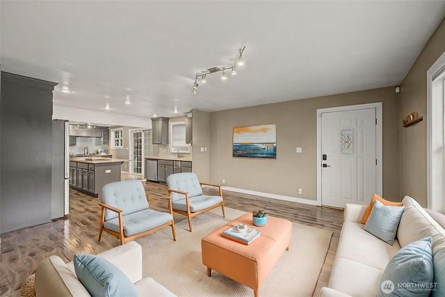 2502 NE 7th Street, Renton, WA 98056