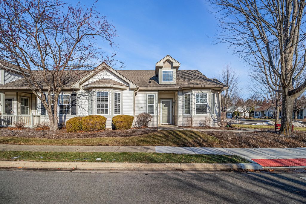 12127 White Tail Lane, Huntley, IL 60142