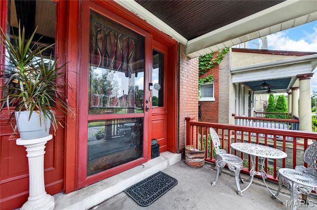 5186 Vernon Avenue, St Louis, MO 63113