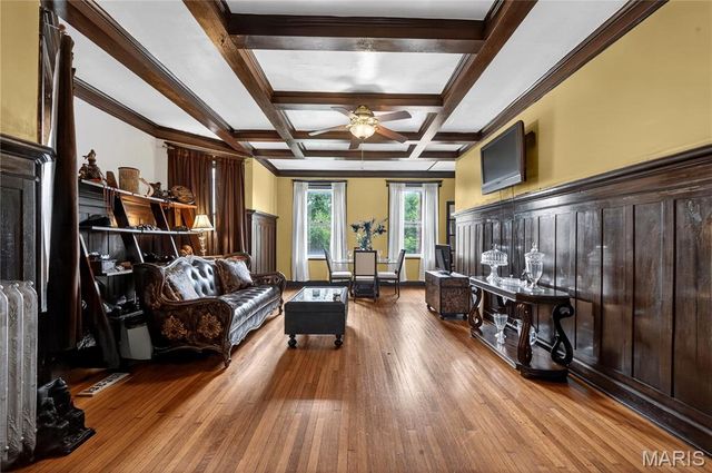 5186 Vernon Avenue, St Louis, MO 63113