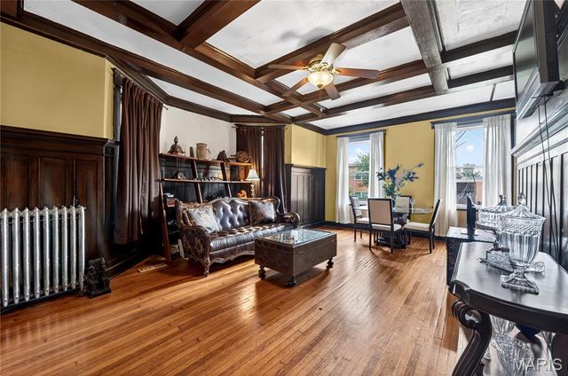 5186 Vernon Avenue, St Louis, MO 63113