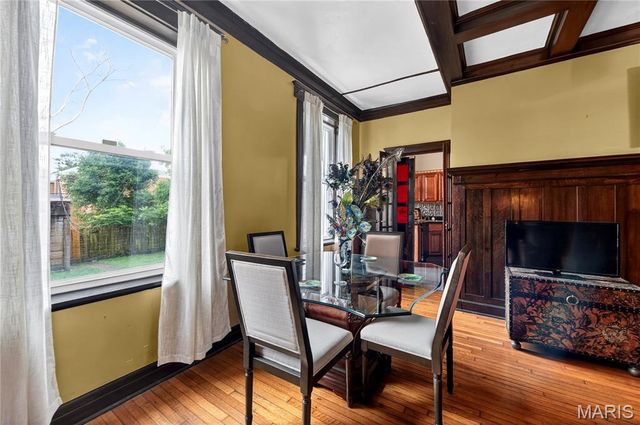 5186 Vernon Avenue, St Louis, MO 63113