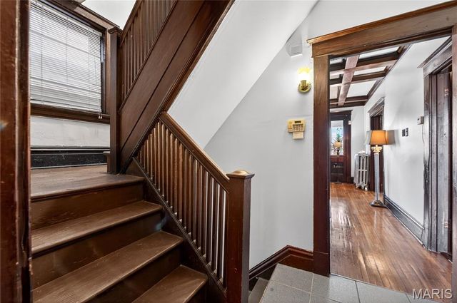 5186 Vernon Avenue, St Louis, MO 63113