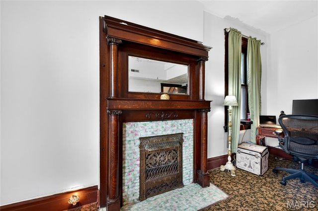 5186 Vernon Avenue, St Louis, MO 63113