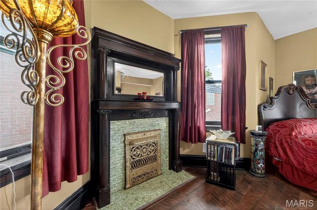 5186 Vernon Avenue, St Louis, MO 63113