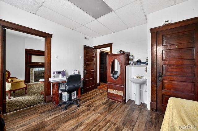 5186 Vernon Avenue, St Louis, MO 63113